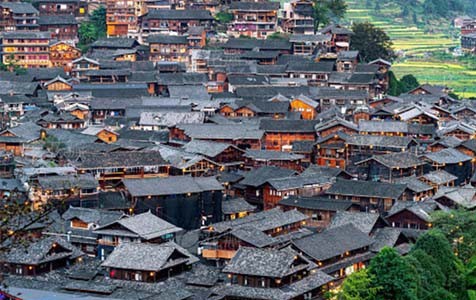 广安6种常见的外墙仿石漆施工工艺！